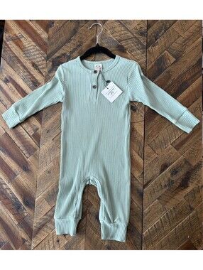 NWT Boutique Light Green Ribbed Jumpsuit 6-9M Long Sleeve One Piece Romper